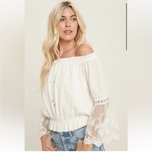 Bluivy LACE TRIM BELL SLEEVES BLOUSE M